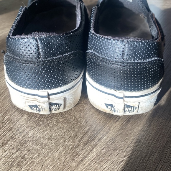 Vans classic leather slip on sneakers size 6 - Picture 3 of 5